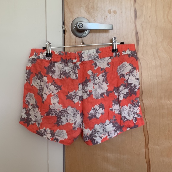 Floral pink shorts - Picture 2 of 3